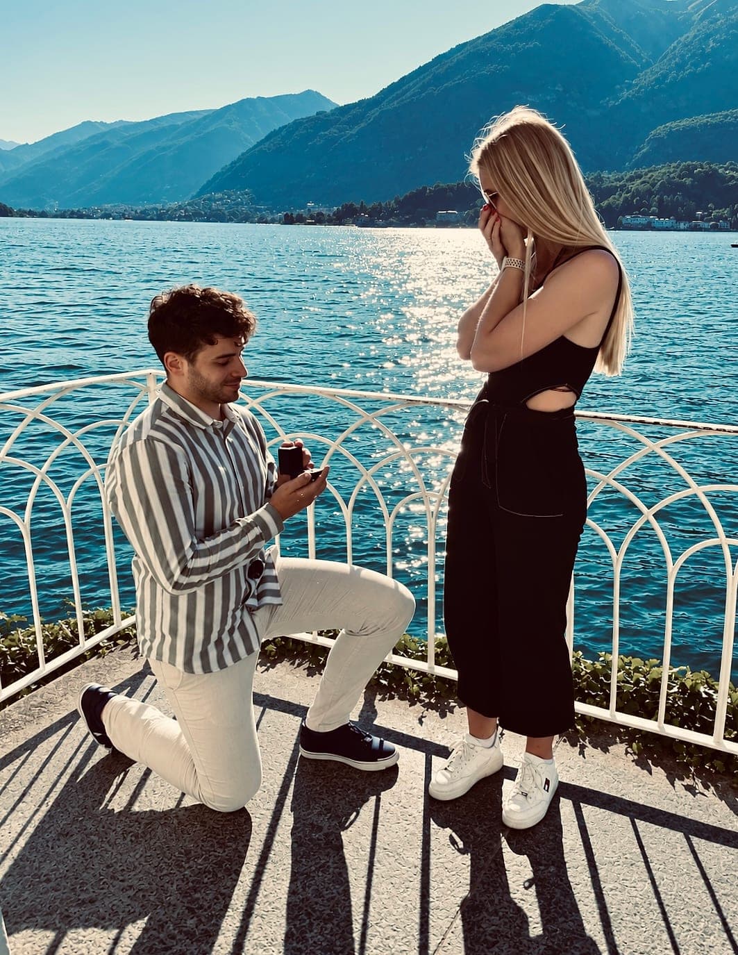 Hendrik macht Miriam einen Heiratsantrag am Comer See